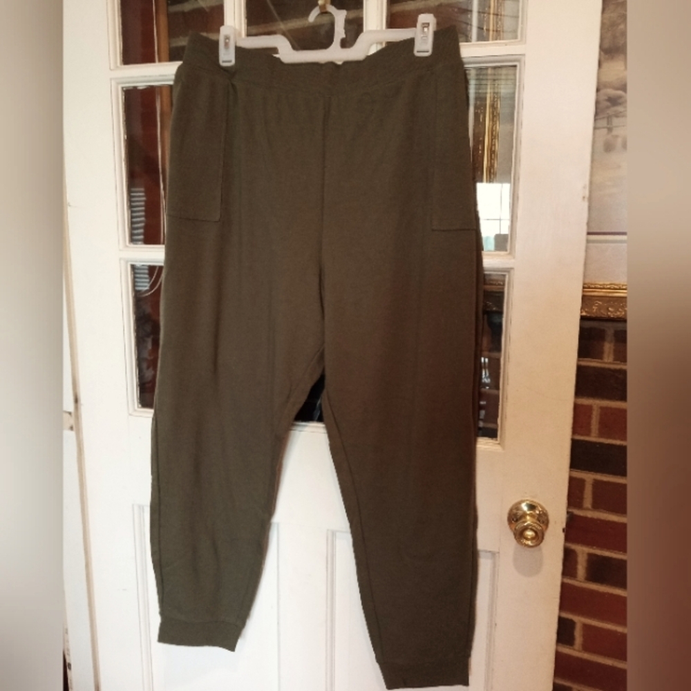 Sonoma Olive Night. Mid Rise Relaxed Through Hip And Thigh Tapered Ler Jogger.